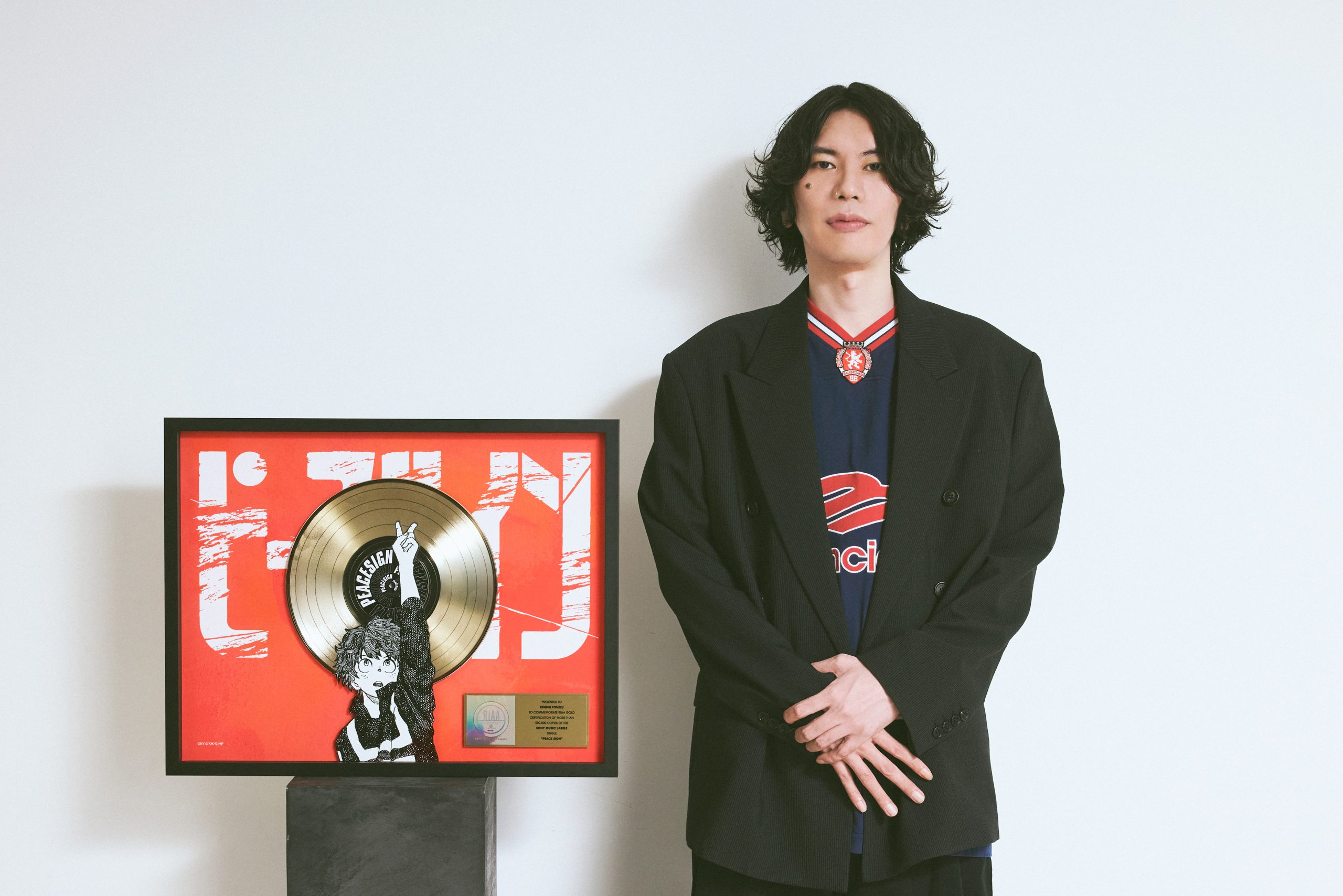 ピースサイン」アメリカ RIAA ゴールド認定 | 米津玄師 official site